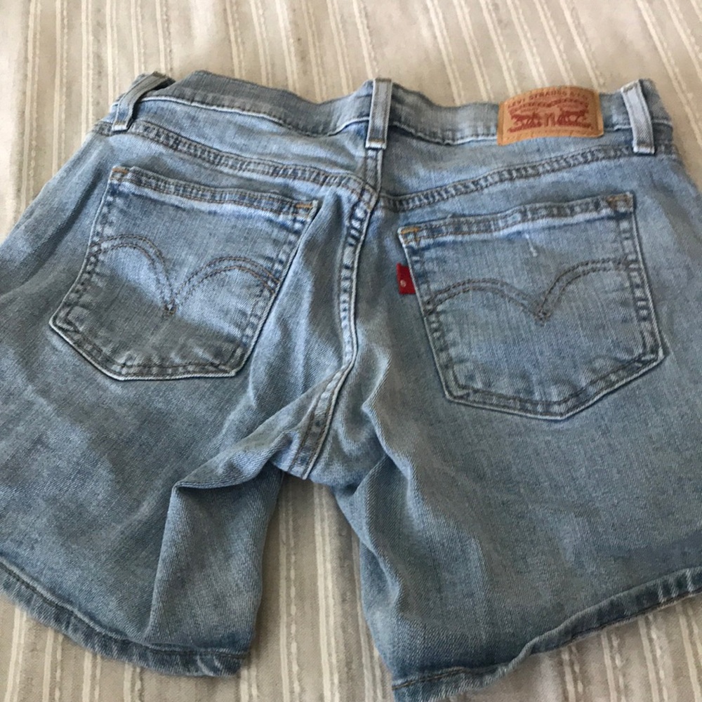 Levi shorts - Picture 2 of 4